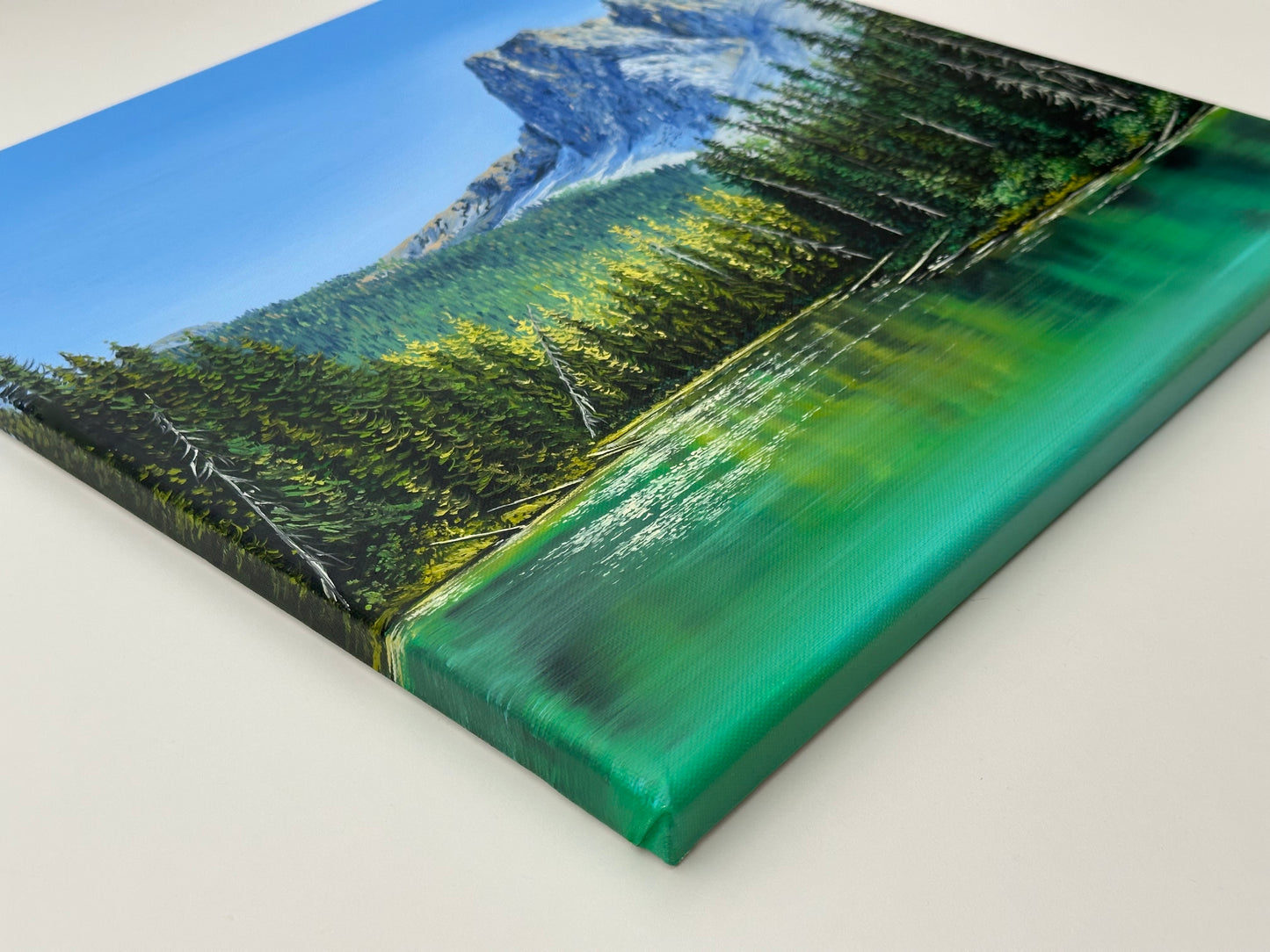 ”Emerald Lake in Canada“ oil painting